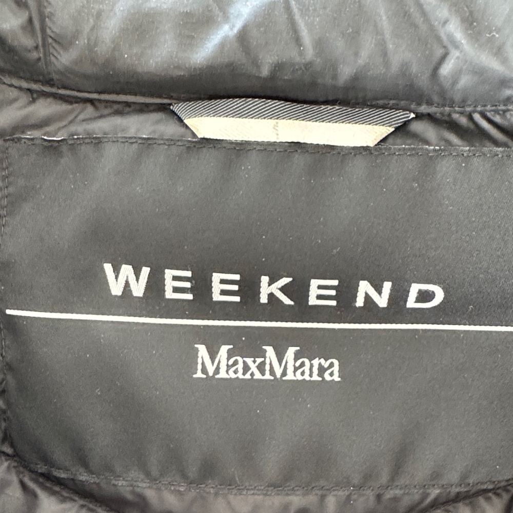 MaxMara Elegant Black Puffer Coat